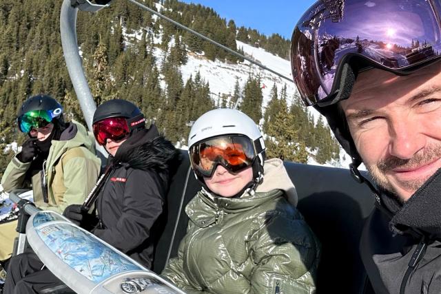 Victoria as well as David Beckham blend young people Harper as well as Cruz off on snowboarding trip